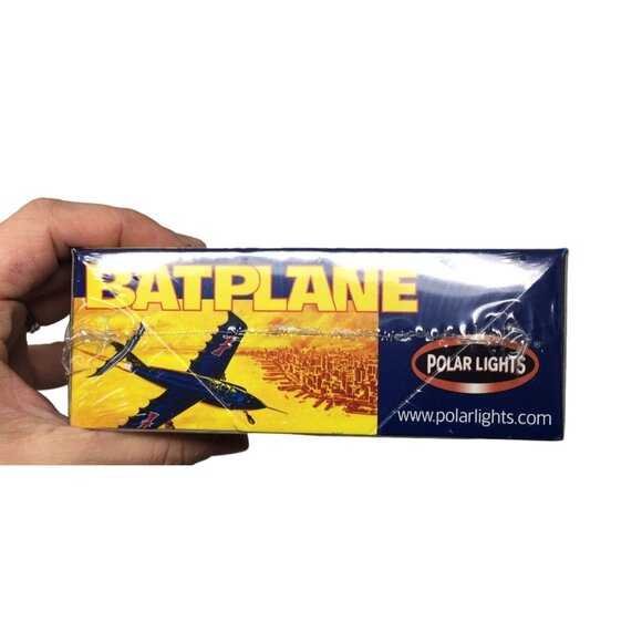 Batman Polar Lights Batplane Scale Model Kit - All Plastic Assembly Kit- NIP - Picture 7 of 8